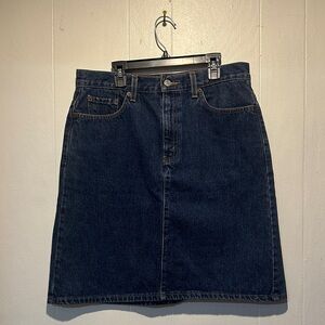 Levi’s Denim Skirt dark blue size 8